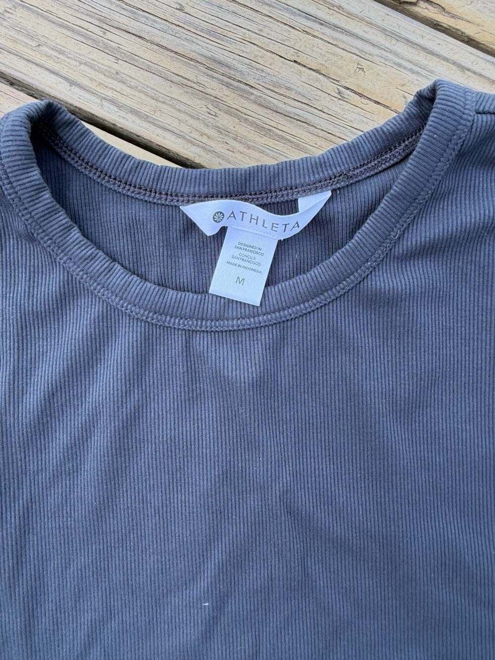 Athleta Renew Rib Short Sleeve Tee Size M - Picture 2 of 4
